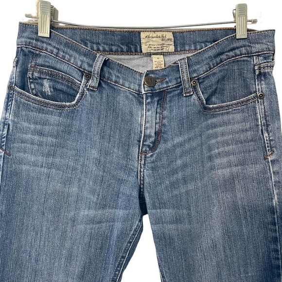 Abercrombie and Fitch Y2K Low Rise Flared Leg Jeans Size 6 - Picture 2 of 8
